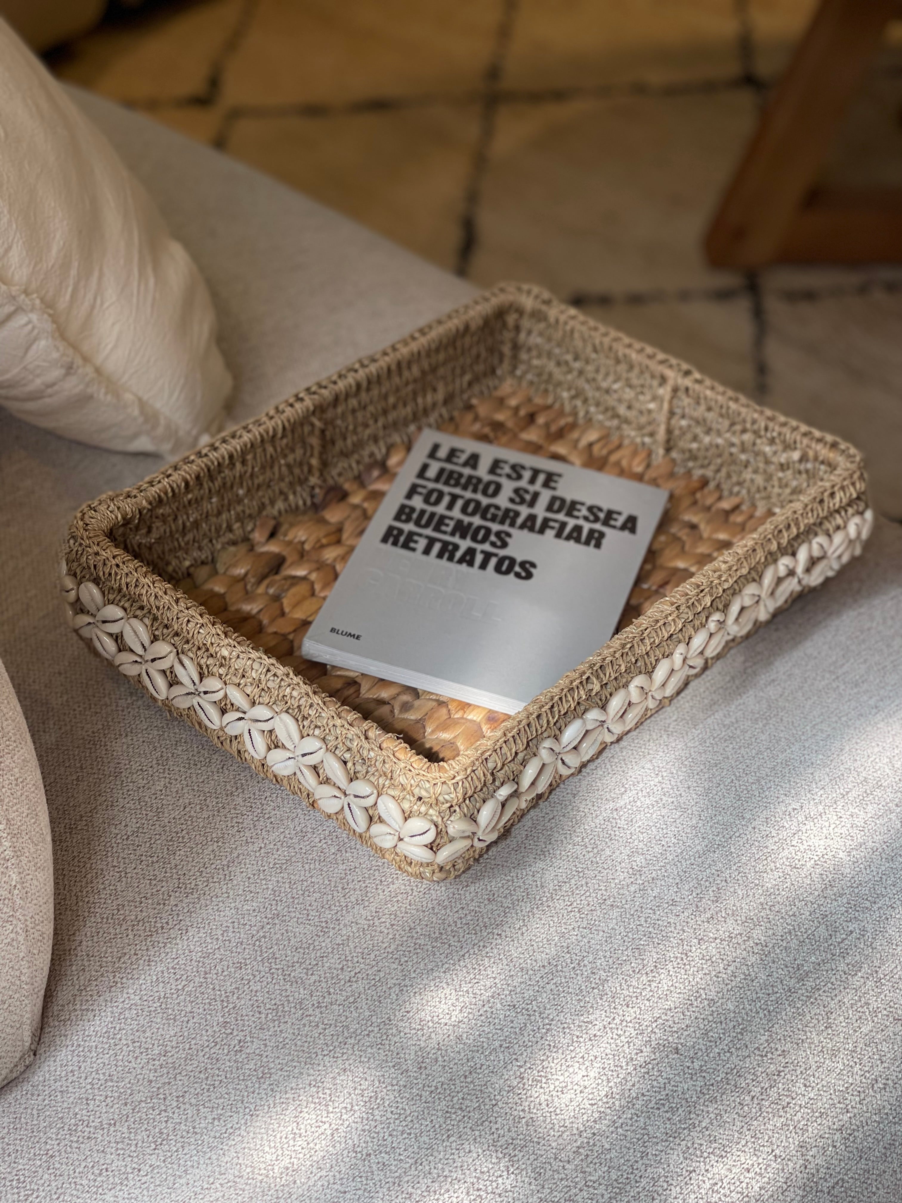 Shela tray