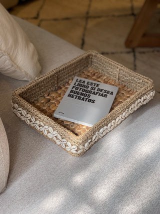 Shela tray