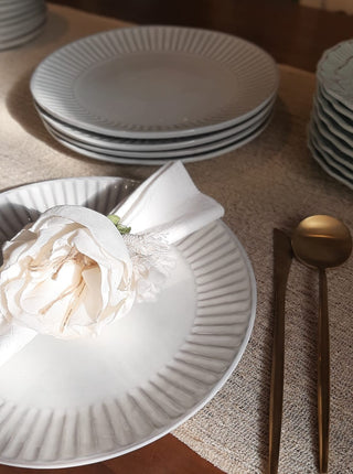 Plato de mesa Facetado