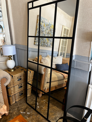 Window mirror in cast iron