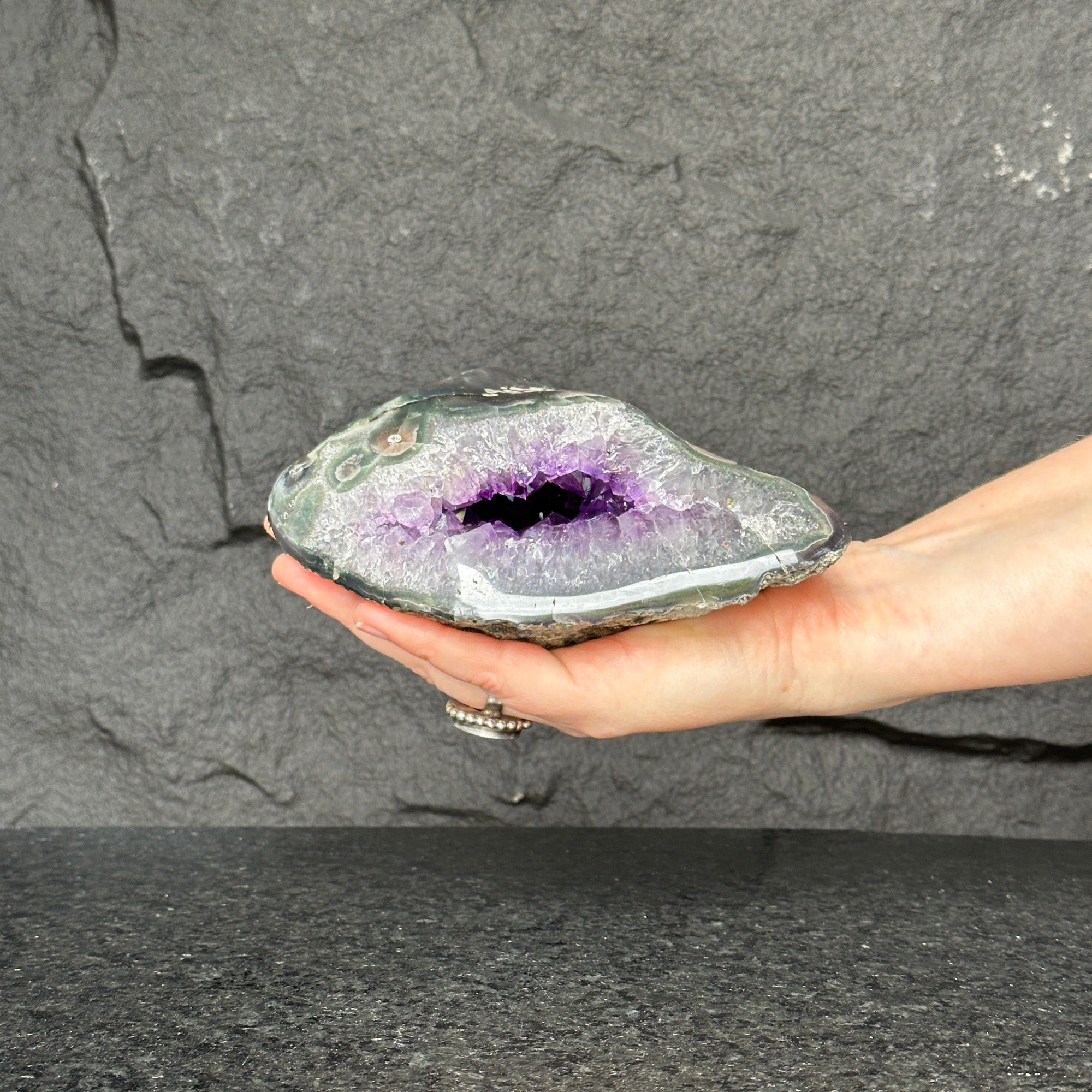 Geoda de amatista 1077g