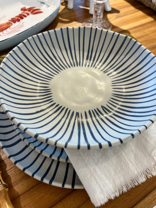 Faceted table plate